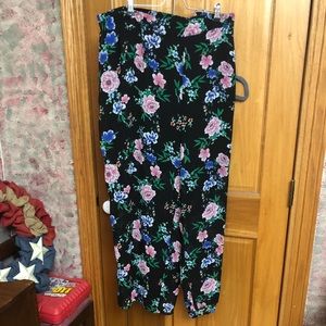 Torrid black floral wide leg pants